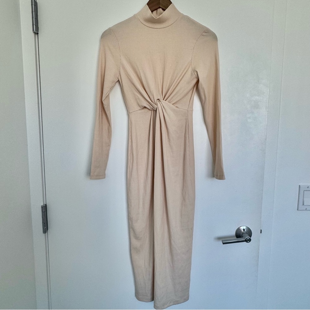 Size Small Women’s Epoque Evolution Elegant Cream Long-Sleeve Ribbed Twist Dress